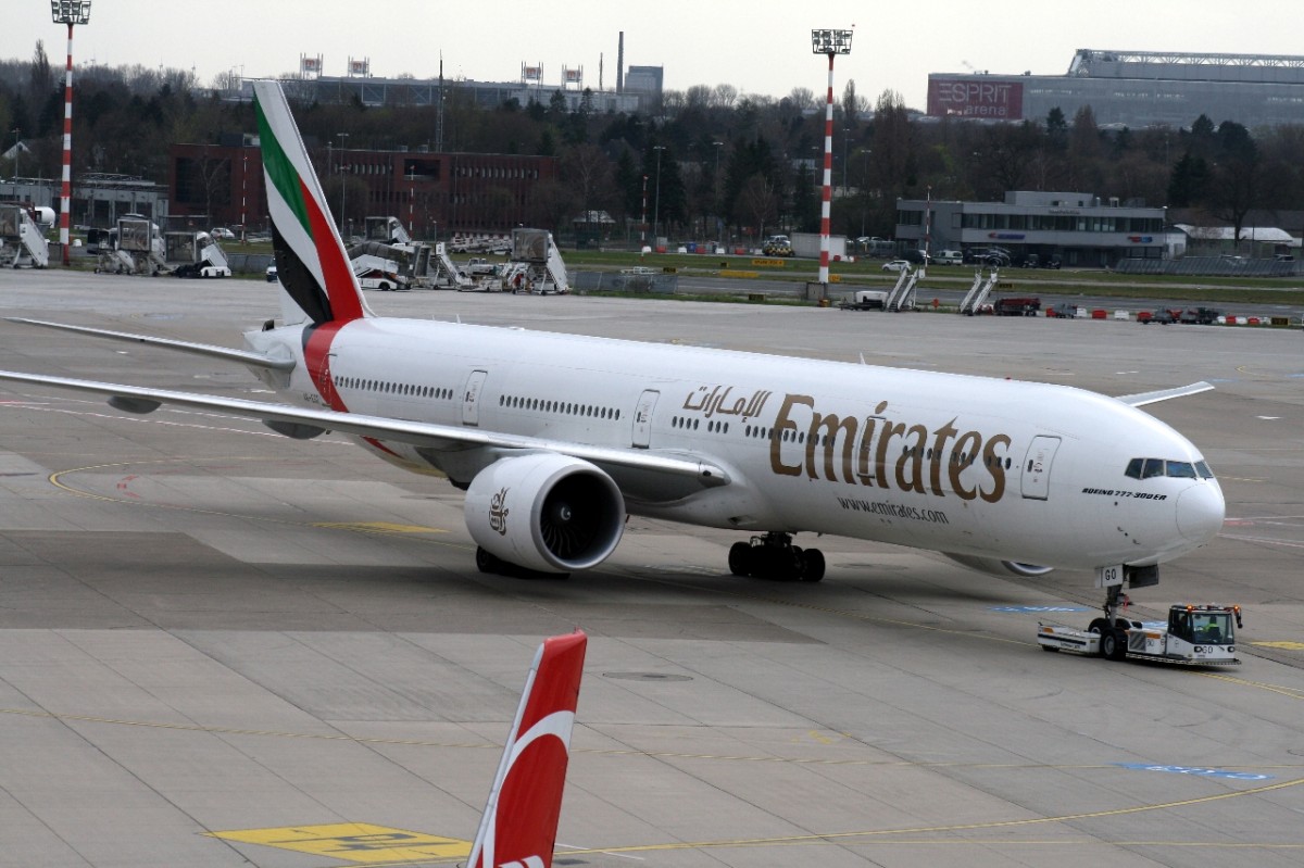 Emirates Boeing 777-31H A6-EGO 15.3.2014