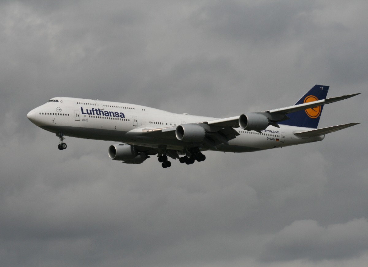 Lufthansa Boeing 747-830 D-ABYA 23.3.14 FRA/EDDF